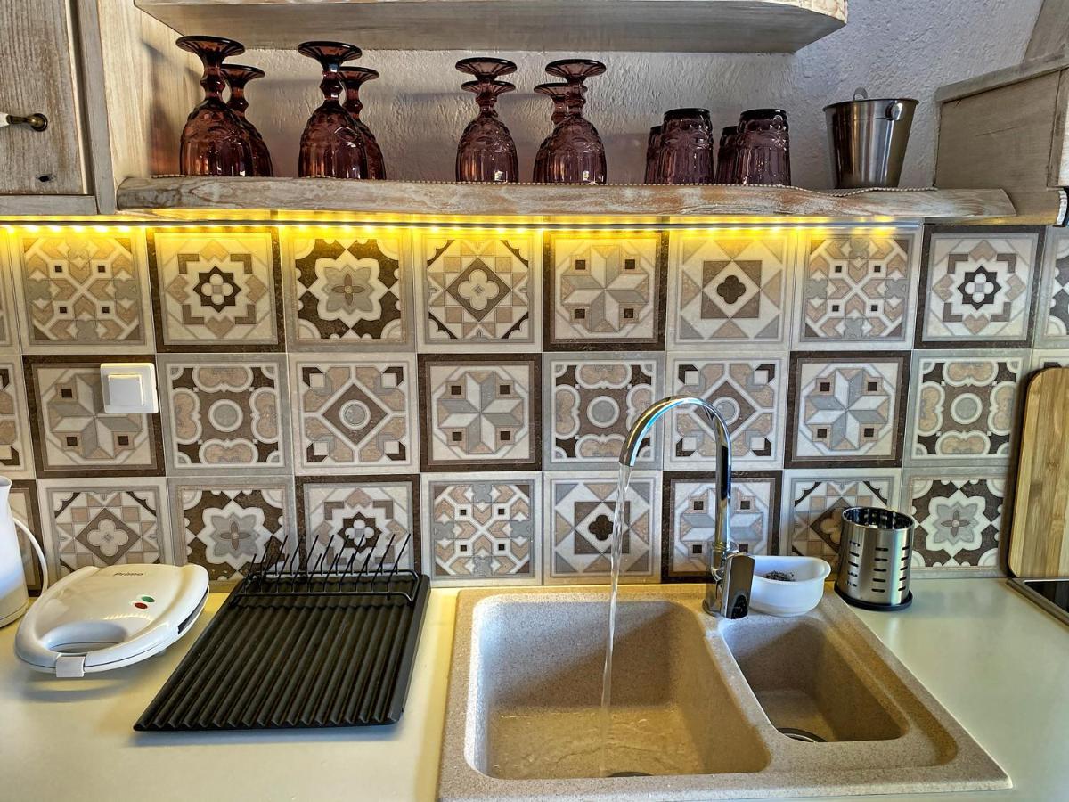 Milos Gem Suites Inn Pachaina Bagian luar foto