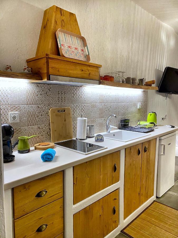 Milos Gem Suites Inn Pachaina Bagian luar foto
