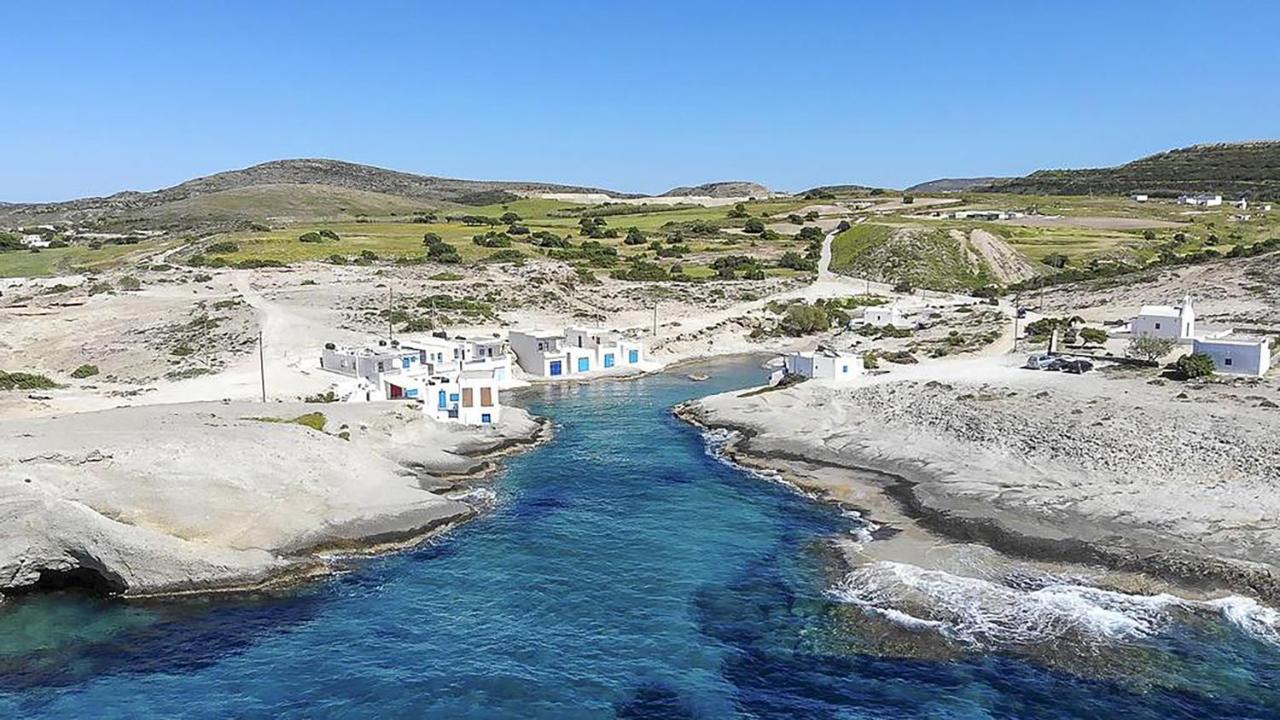 Milos Gem Suites Inn Pachaina Bagian luar foto